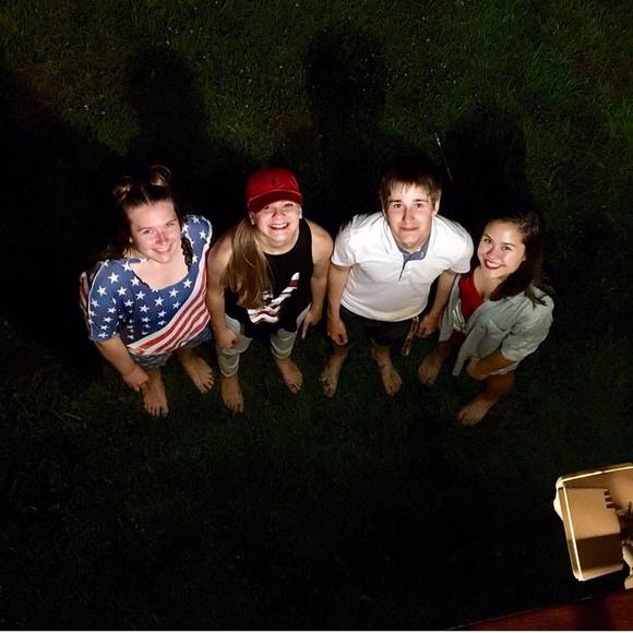 Meet your Posher, Madison - Picture 1 of 1